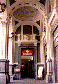 Ingresso Museo Tesoro di San Gennaro sito in Napoli alla via Duomo